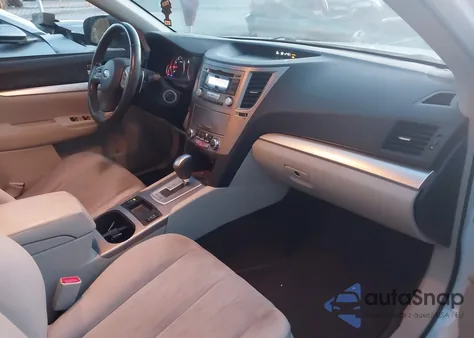 2013 Subaru Outback 2.5I Premium z USA, uszkodzony, nr VIN 4S4BRBCC4D3323502